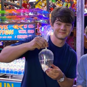 Meet your Posher, Cameron